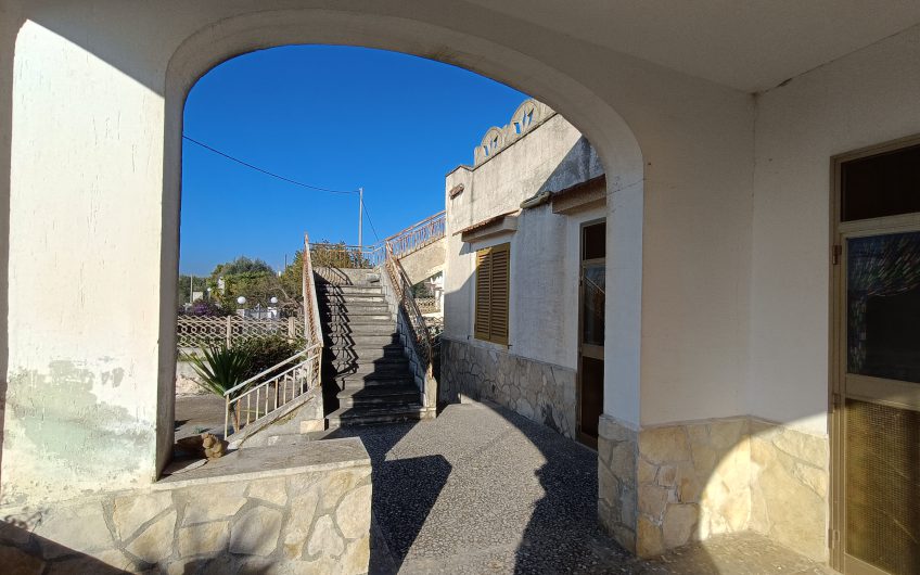 Ostuni – Villa contrada Badessa #noncompratecaseacaso