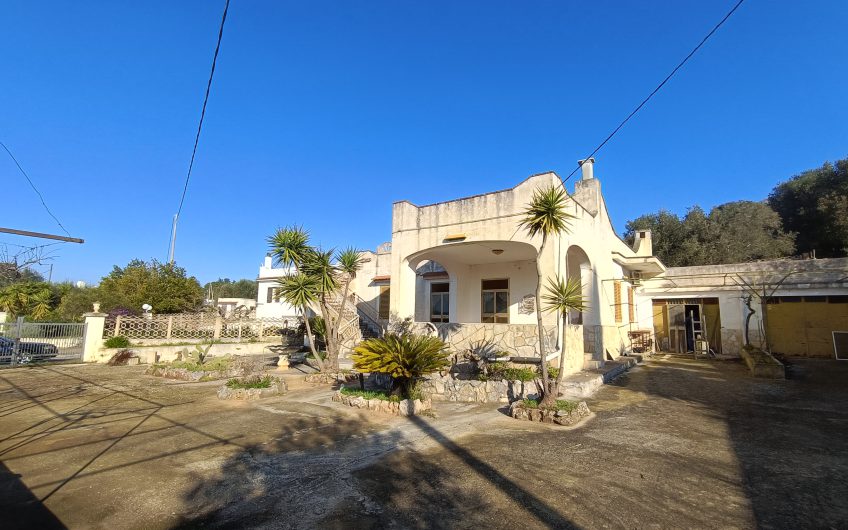 Ostuni – Villa contrada Badessa #noncompratecaseacaso