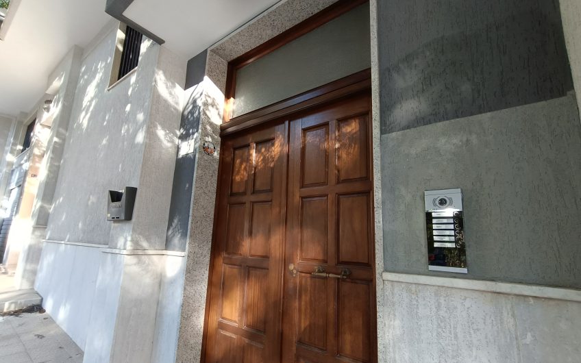 Ostuni –  Ampio appartamento in Piazza Primo Maggio 91 con annesso garage. #noncompratecaseacaso