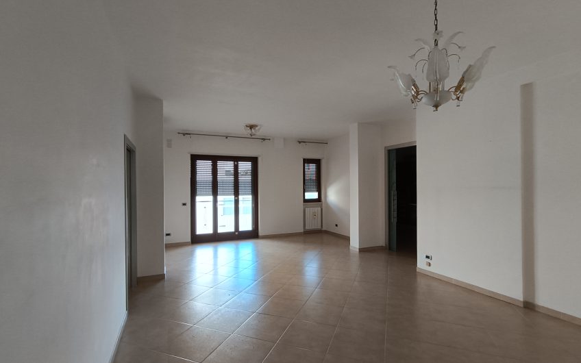 Ostuni – Appartamento con box auto via Brindisi #noncompratecaseacaso