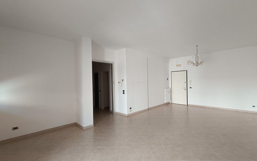 Ostuni – Appartamento con box auto via Brindisi #noncompratecaseacaso