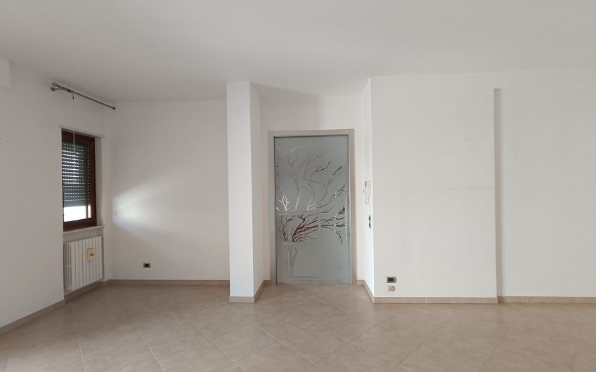 Ostuni – Appartamento con box auto via Brindisi #noncompratecaseacaso