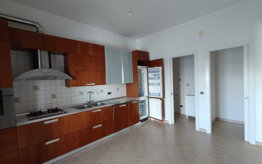 Ostuni – Appartamento con box auto via Brindisi #noncompratecaseacaso