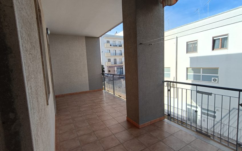 Ostuni – Appartamento con box auto via Brindisi #noncompratecaseacaso