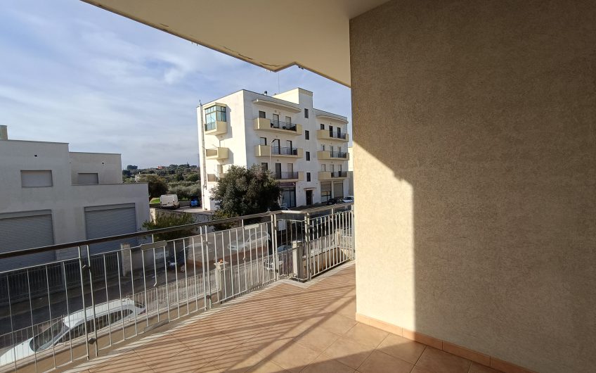 Ostuni – Appartamento con box auto via Brindisi #noncompratecaseacaso
