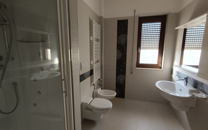 Ostuni – Appartamento con box auto via Brindisi #noncompratecaseacaso