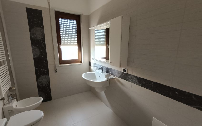 Ostuni – Appartamento con box auto via Brindisi #noncompratecaseacaso