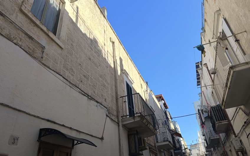 Ostuni – Centro Sorico – Abitazione singola a primo piano di via Ugo Foscolo 7 #noncompratecaseacaso