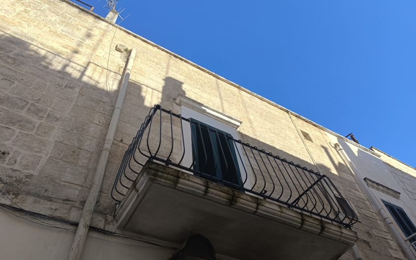 Ostuni – Centro Sorico – Abitazione singola a primo piano di via Ugo Foscolo 7 #noncompratecaseacaso