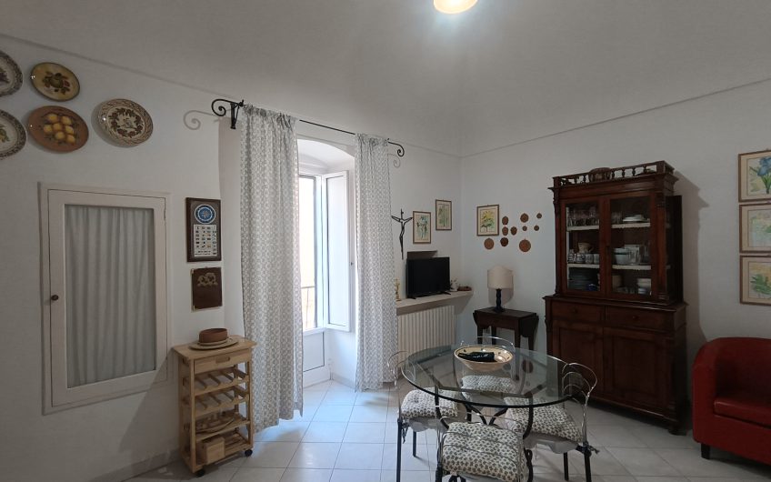 Ostuni – Centro Sorico – Abitazione singola a primo piano di via Ugo Foscolo 7 #noncompratecaseacaso