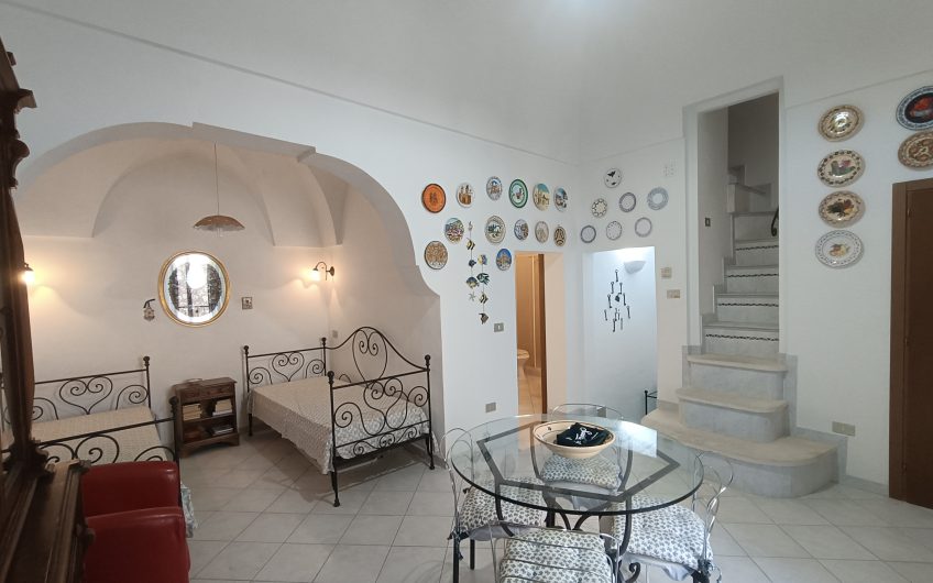 Ostuni – Centro Sorico – Abitazione singola a primo piano di via Ugo Foscolo 7 #noncompratecaseacaso