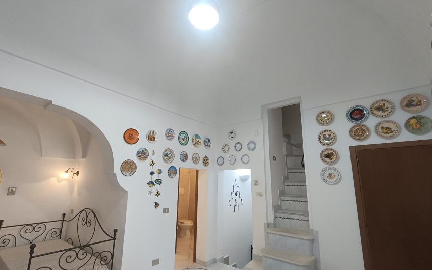 Ostuni – Centro Sorico – Abitazione singola a primo piano di via Ugo Foscolo 7 #noncompratecaseacaso