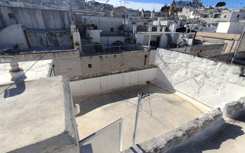 Ostuni – Centro Sorico – Abitazione singola a primo piano di via Ugo Foscolo 7 #noncompratecaseacaso