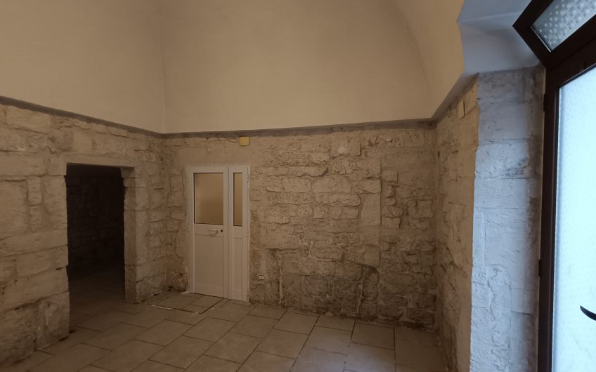 Ostuni – Locale Commerciale Corso Garibaldi 214 #noncompratecaseacaso