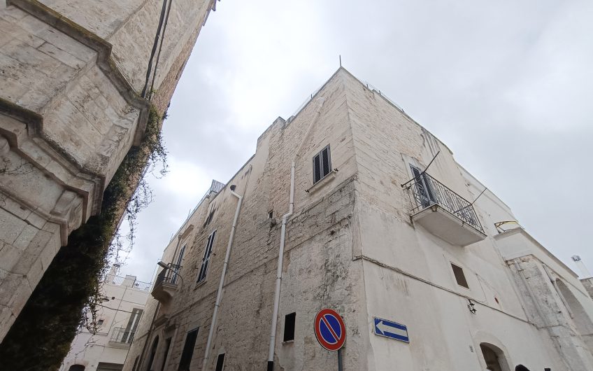 Ostuni – Abitazione a primo piano in via Alberto Mario 3 #noncompratecaseacaso