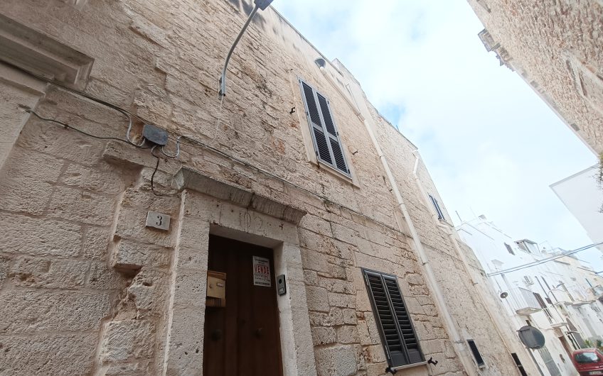 Ostuni – Abitazione a primo piano in via Alberto Mario 3 #noncompratecaseacaso