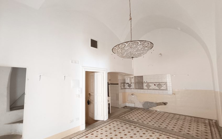 Ostuni – Abitazione a primo piano in via Alberto Mario 3 #noncompratecaseacaso