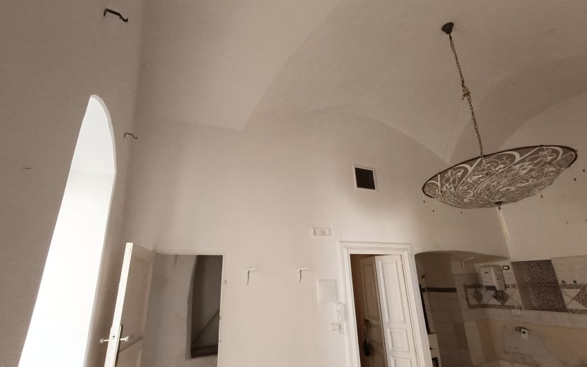 Ostuni – Abitazione a primo piano in via Alberto Mario 3 #noncompratecaseacaso